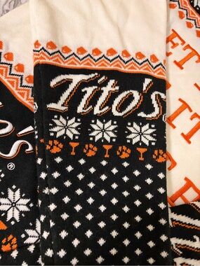 Official Tito's Vodka "Let It Pour" Ugly Holiday Knit Sweater - L
